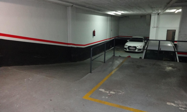 Reventa - Plaza de aparcamiento - Barcelona - Les Corts / Les Corts