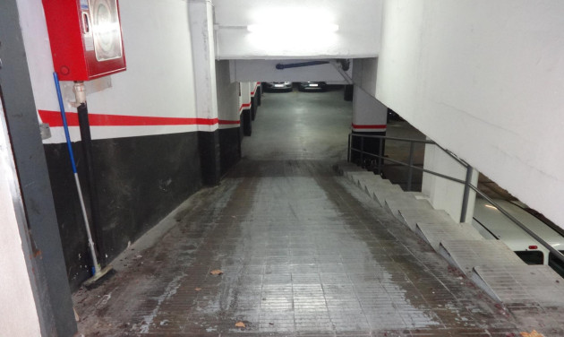 Reventa - Plaza de aparcamiento - Barcelona - Les Corts / Les Corts