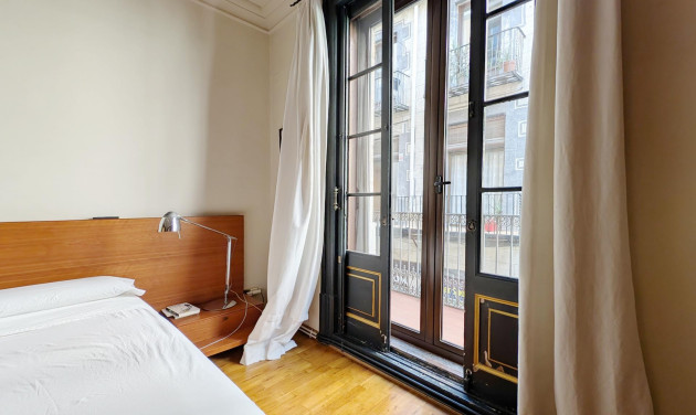 Herverkoop - Appartement / flat - Barcelona - Ciutat Vella / Sant Pere