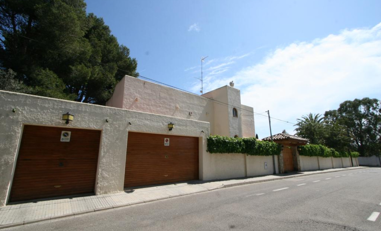 Reventa - Chalet - Escala, L