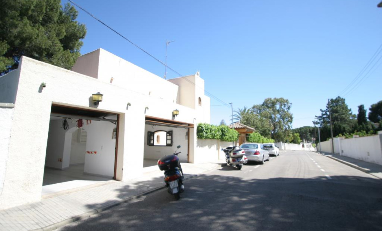 Reventa - Chalet - Escala, L