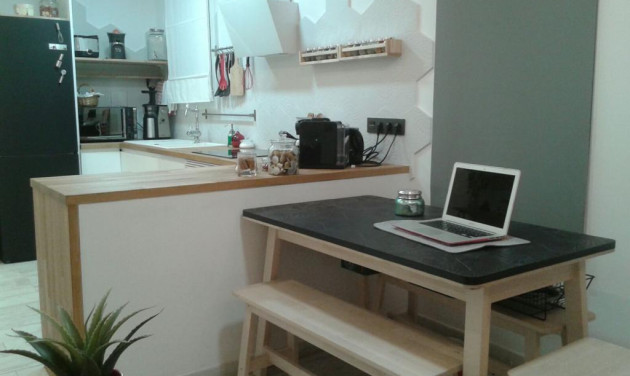 Reventa - Apartamento / piso - Barcelona - Sants - Montjuïc / El Poble Sec