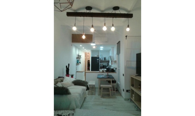 Reventa - Apartamento / piso - Barcelona - Sants - Montjuïc / El Poble Sec