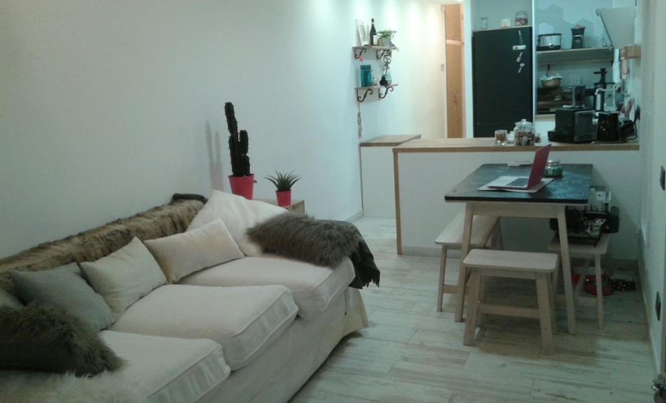 Reventa - Apartamento / piso - Barcelona - Sants - Montjuïc / El Poble Sec