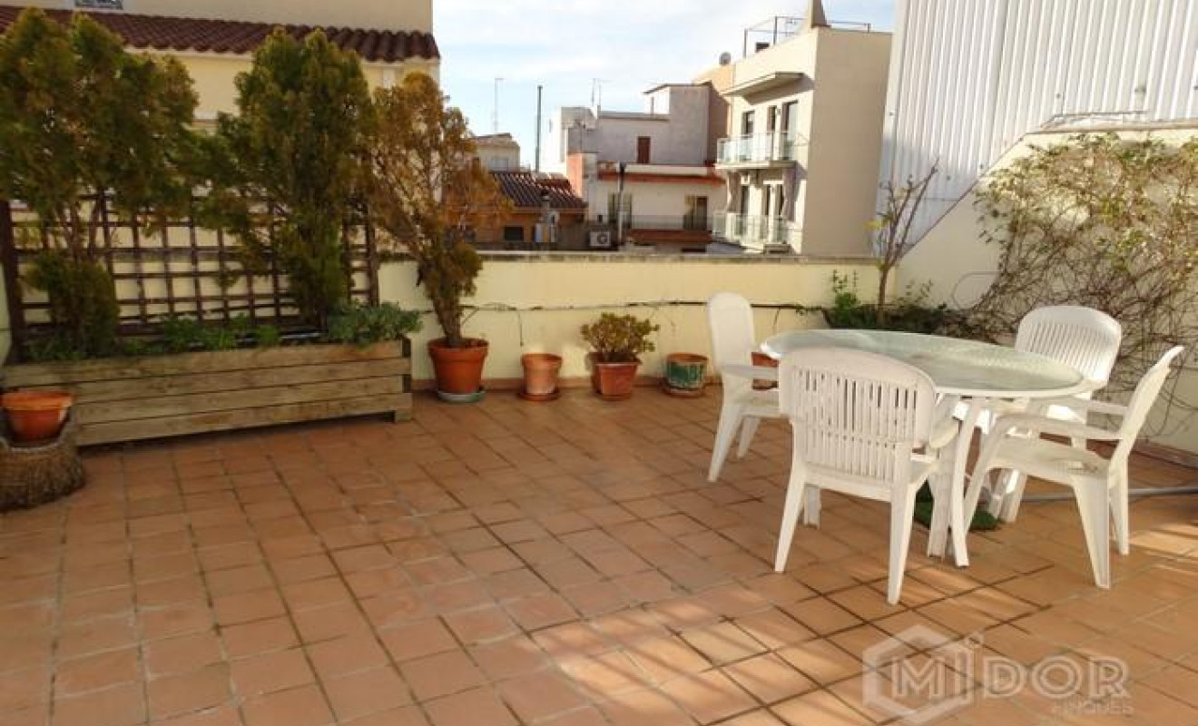 Reventa - Unifamiliar adosada - Sant Feliu de Guixols - Semicentre