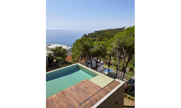 Obra nueva - Chalet - Lloret de Mar - Canyelles