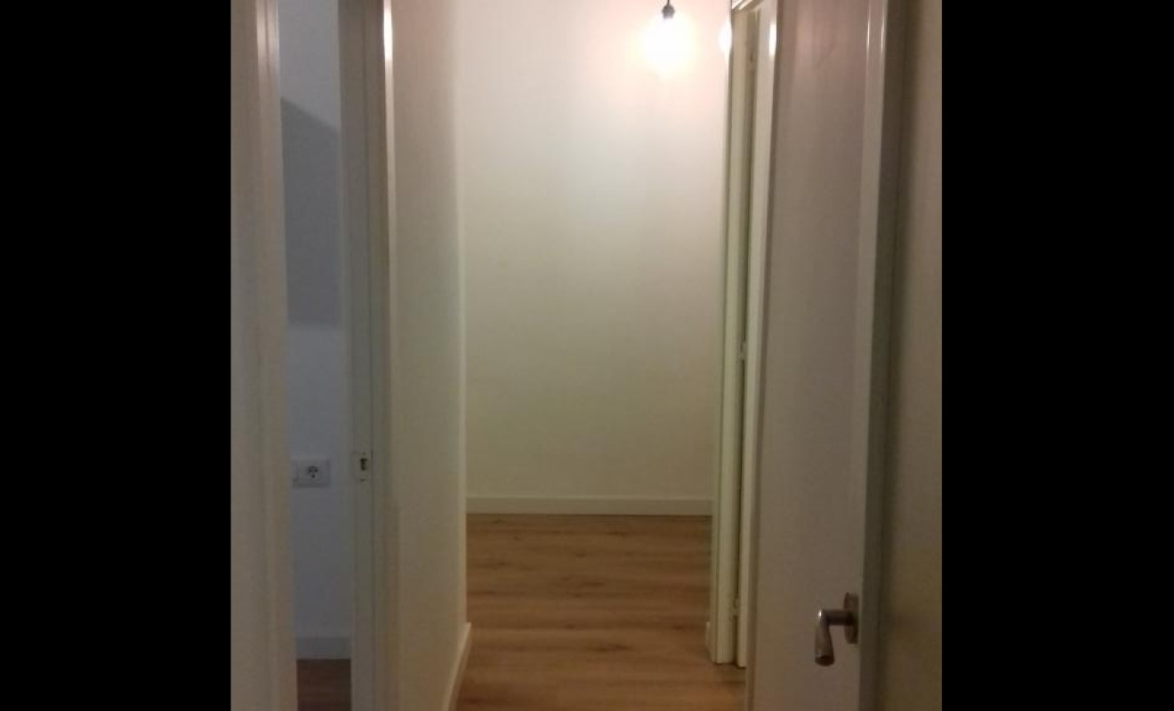 Reventa - Apartamento / piso - Barcelona - Sants - Montjuïc