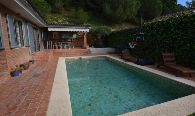 Resale - Villa - Sant Vicenç de Montalt