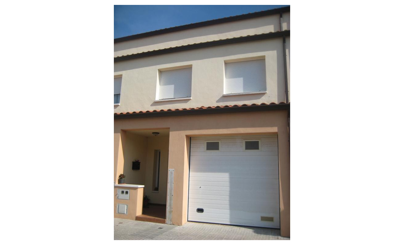 Resale - Unifamiliar adosada - Pla de Santa Maria, El