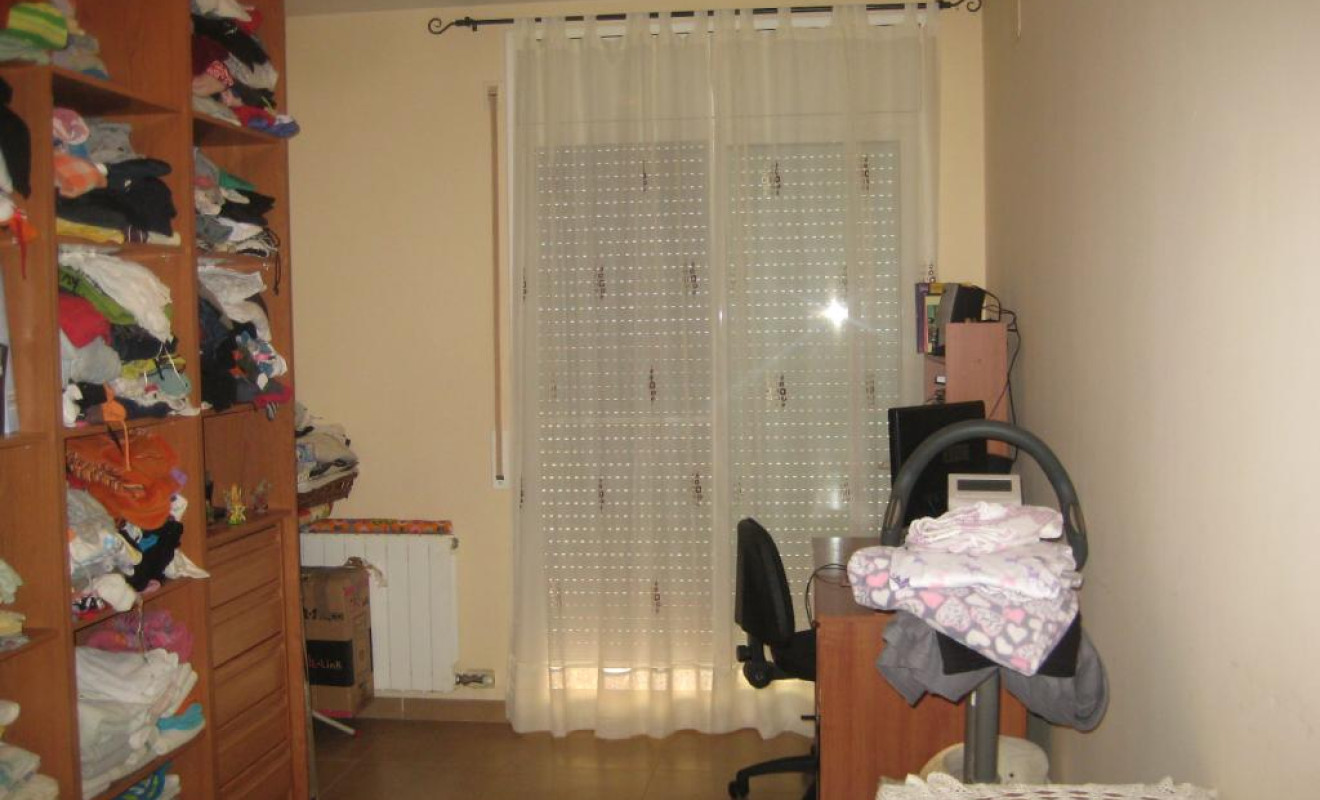 Resale - Unifamiliar adosada - Pla de Santa Maria, El