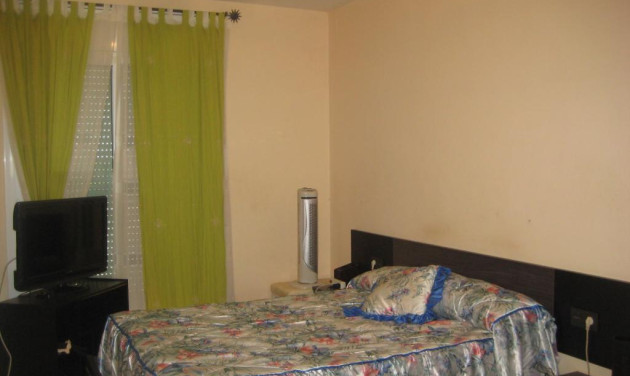 Resale - Unifamiliar adosada - Pla de Santa Maria, El