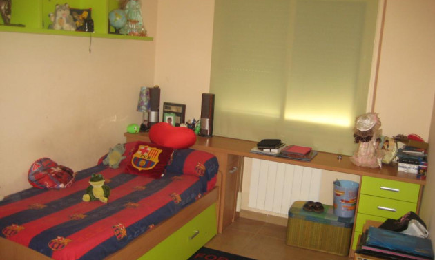 Resale - Unifamiliar adosada - Pla de Santa Maria, El