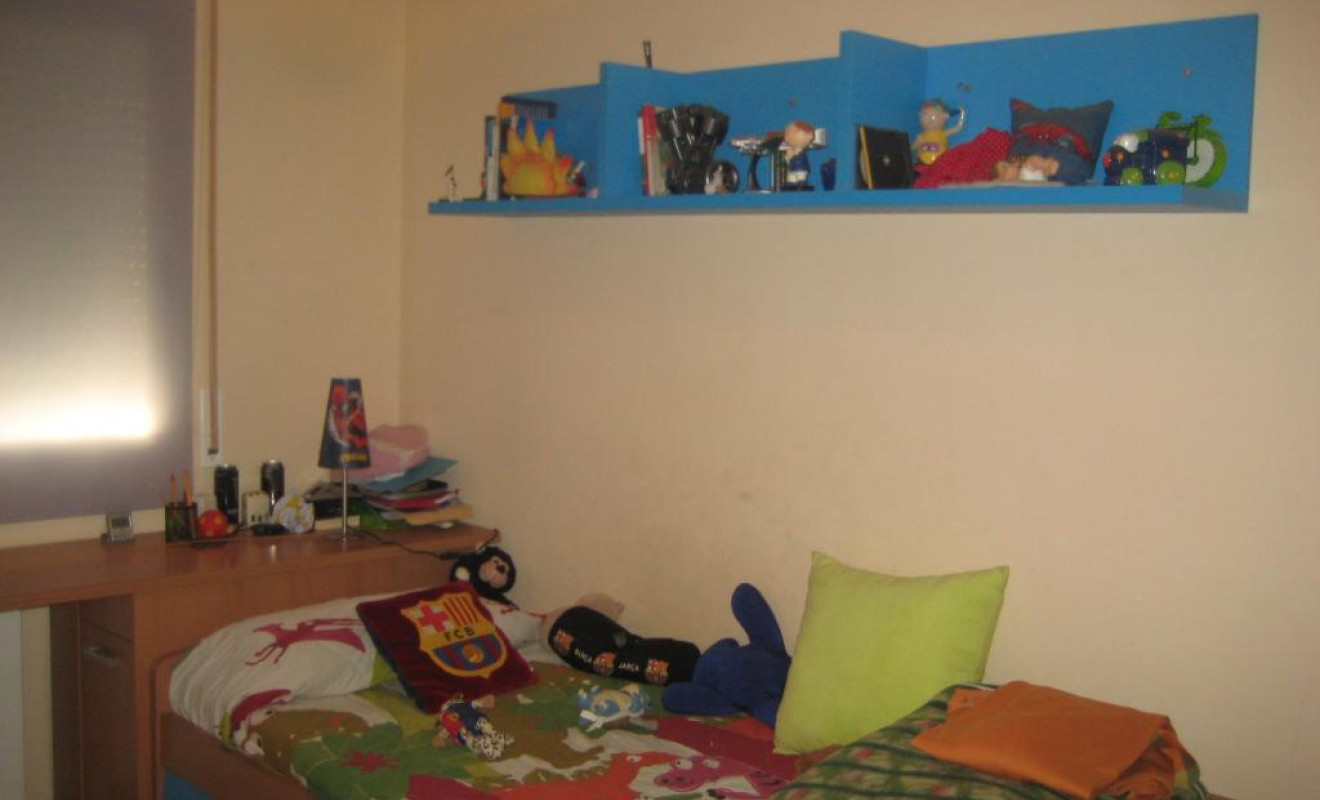 Resale - Unifamiliar adosada - Pla de Santa Maria, El