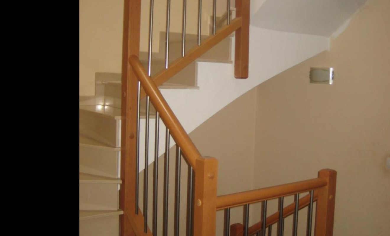 Resale - Unifamiliar adosada - Pla de Santa Maria, El