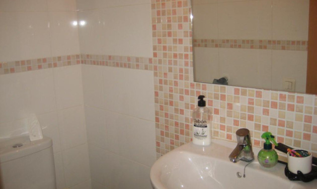 Resale - Unifamiliar adosada - Pla de Santa Maria, El