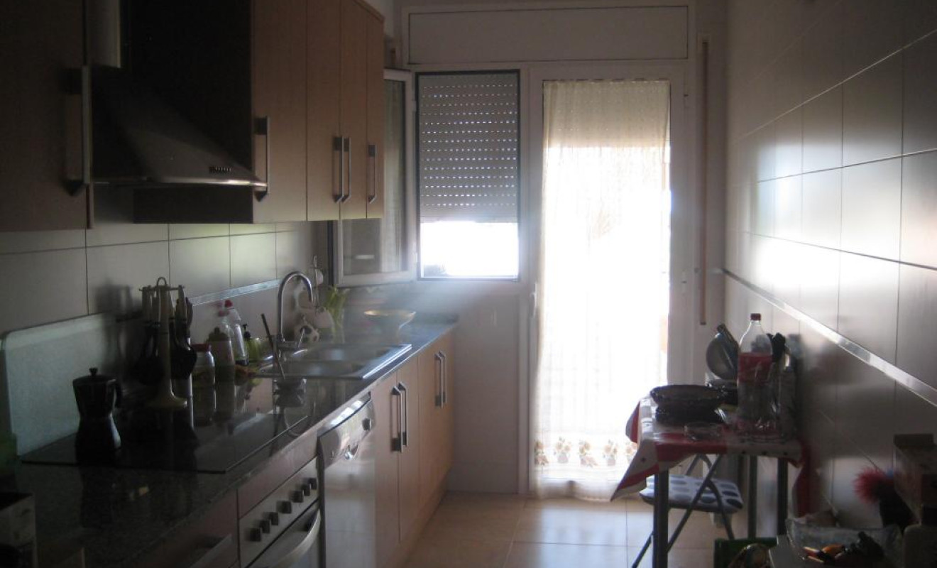 Resale - Unifamiliar adosada - Pla de Santa Maria, El