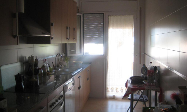 Resale - Unifamiliar adosada - Pla de Santa Maria, El