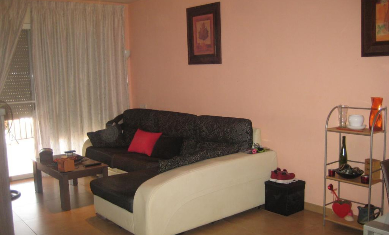 Resale - Unifamiliar adosada - Pla de Santa Maria, El