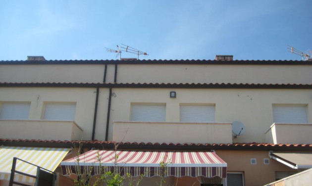 Resale - Unifamiliar adosada - Pla de Santa Maria, El