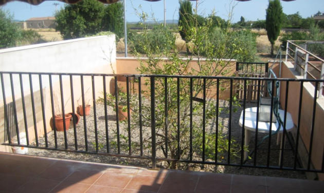 Resale - Unifamiliar adosada - Pla de Santa Maria, El