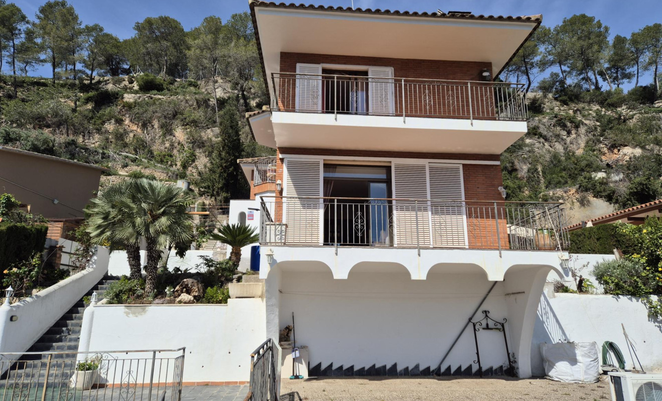 Resale - Villa - Vallirana