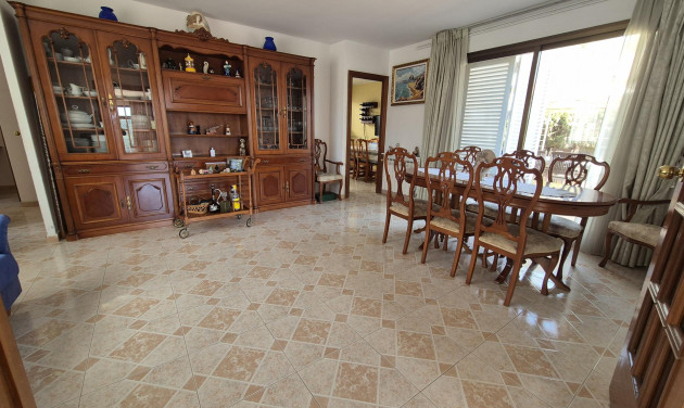 Resale - Villa - Vallirana