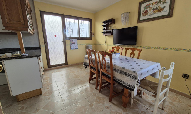 Resale - Villa - Vallirana