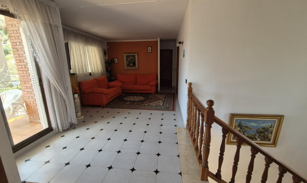 Resale - Villa - Vallirana